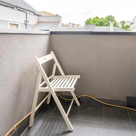 Cozy Little Apartment In The Heart Of Studentski Grad Sofia Exterior photo
